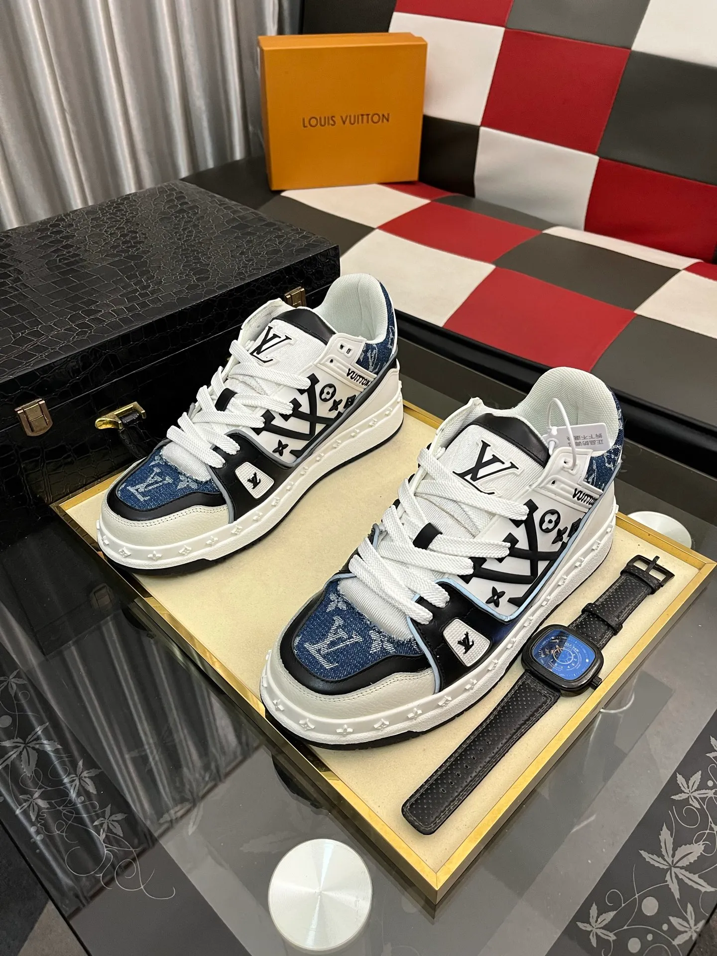 Men's men's shoes 💰620⌚️⌚️ Comes with full packaging "Loui* Vuitto*" LV's new Gaobang sports and casual shoes. Imported first-layer cowhide ➕ Imported sheepskin lining is high-end and comfortable, and the original outsole is light and wear-resistant! Purely handmade, details determine quality! Size 38-442️⃣Colors available
